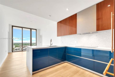 Condo in Miami, Florida, 2 bedrooms  № 1764965 - photo 4