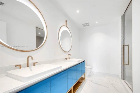 Condo in Miami, Florida, 2 bedrooms  № 1764965 - photo 11