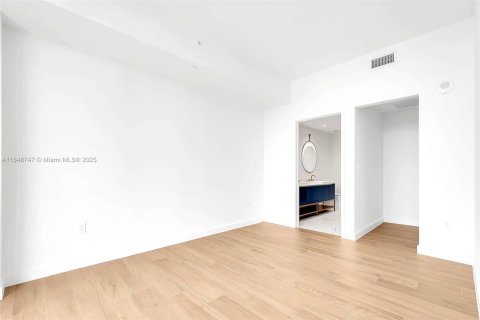 Condo in Miami, Florida, 2 bedrooms  № 1764965 - photo 10