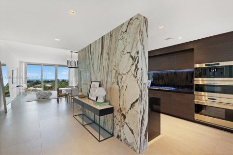 Condo in Miami Beach, Florida, 3 bedrooms  № 1845477 - photo 23