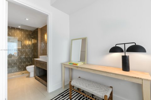 Condo in Miami Beach, Florida, 3 bedrooms  № 1845477 - photo 17