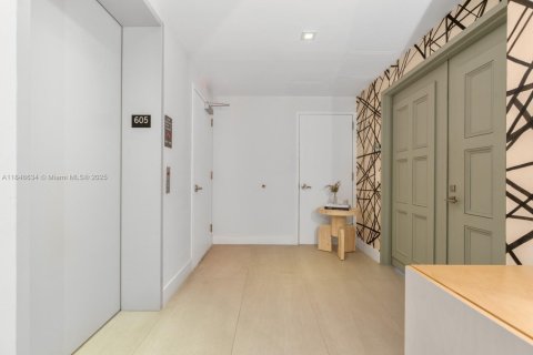 Condo in Miami Beach, Florida, 3 bedrooms  № 1845477 - photo 25