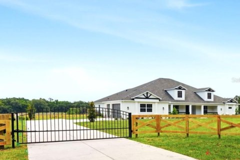 Casa en Brooksville, Florida 4 dormitorios, 327.11 m2 № 2119924