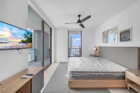 Condominio en venta en Miami, Florida, 2 dormitorios, 99.59 m2 № 2034653 - foto 17