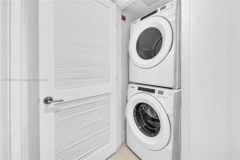 Condominio en venta en Miami, Florida, 2 dormitorios, 99.59 m2 № 2034653 - foto 21