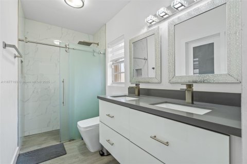 Casa en alquiler en Miami, Florida, 3 dormitorios, 144.09 m2 № 1923859 - foto 28