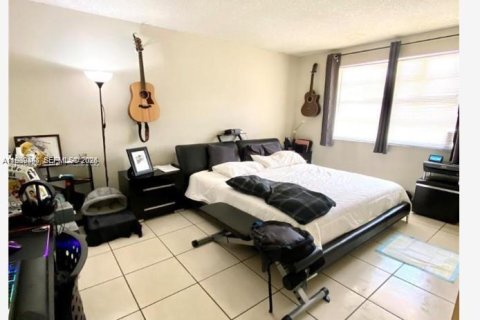 Condo in Doral, Florida, 2 bedrooms  № 2051585 - photo 8