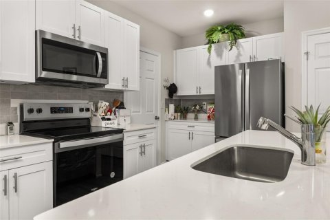 Townhouse in Haines City, Florida 3 bedrooms, 139.26 sq.m. № 1842126 - photo 7