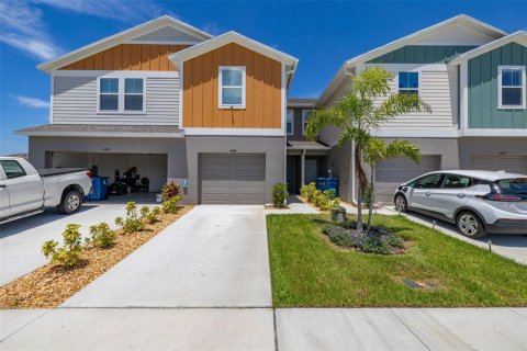 Townhouse in Haines City, Florida 3 bedrooms, 139.26 sq.m. № 1842126 - photo 1