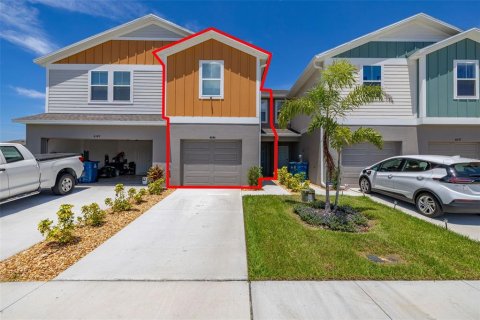 Townhouse in Haines City, Florida 3 bedrooms, 139.26 sq.m. № 1842126 - photo 2