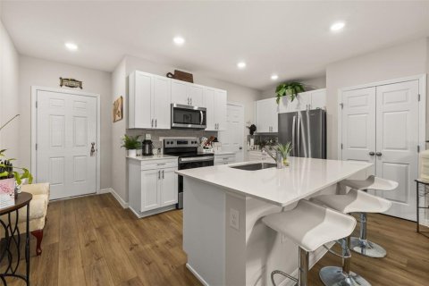 Townhouse in Haines City, Florida 3 bedrooms, 139.26 sq.m. № 1842126 - photo 4