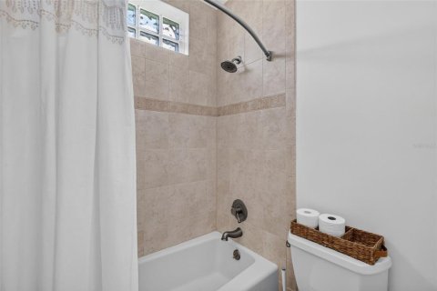 Villa ou maison à vendre à Howey-in-the-Hills, Floride: 4 chambres, 339.09 m2 № 2216337 - photo 23