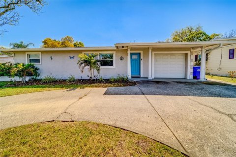 House in Seminole, Florida 3 bedrooms, 137.5 sq.m. № 2373067