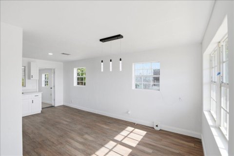 Casa en venta en South Bay, Florida, 4 dormitorios, 122.63 m2 № 2185749 - foto 7