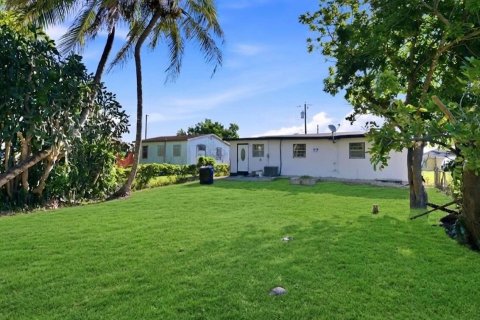 Casa en venta en South Bay, Florida, 4 dormitorios, 122.63 m2 № 2185749 - foto 30