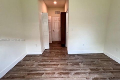 Commercial property in Homestead, Florida 1 bedroom, 308.44 sq.m. № 2047024 - photo 8