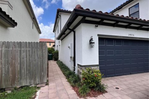 Commercial property in Homestead, Florida 1 bedroom, 308.44 sq.m. № 2047024