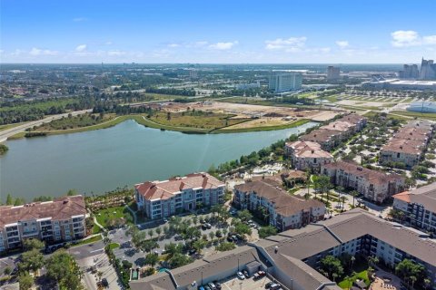Condo in Orlando, Florida, 2 bedrooms  № 1634090 - photo 23