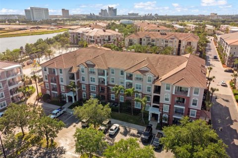 Condo in Orlando, Florida, 2 bedrooms  № 1634090 - photo 1