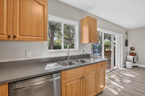 Touwnhouse à vendre à Davie, Floride: 2 chambres, 114.73 m2 № 2320582 - photo 11