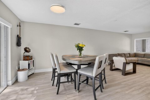 Touwnhouse à vendre à Davie, Floride: 2 chambres, 114.73 m2 № 2320582 - photo 9