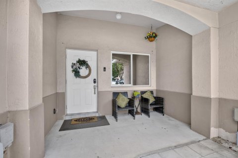 Touwnhouse à vendre à Davie, Floride: 2 chambres, 114.73 m2 № 2320582 - photo 2