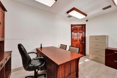 Commercial property in Wilton Manors, Florida № 1869948 - photo 4