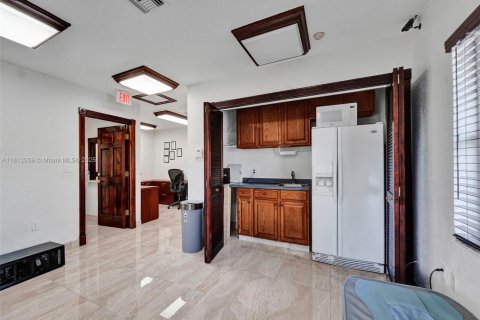 Commercial property in Wilton Manors, Florida № 1869948 - photo 21