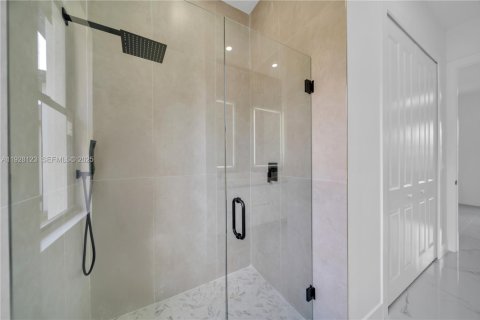 Villa ou maison à vendre à Lehigh Acres, Floride: 4 chambres, 153.29 m2 № 1987412 - photo 13