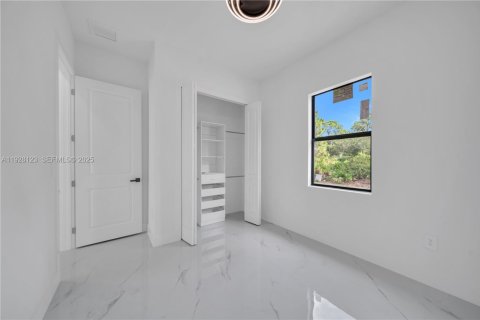 Villa ou maison à vendre à Lehigh Acres, Floride: 4 chambres, 153.29 m2 № 1987412 - photo 15