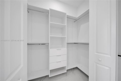 Villa ou maison à vendre à Lehigh Acres, Floride: 4 chambres, 153.29 m2 № 1987412 - photo 8