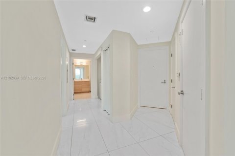 Copropriété à vendre à North Miami Beach, Floride: 3 chambres, 144.65 m2 № 2411964 - photo 4