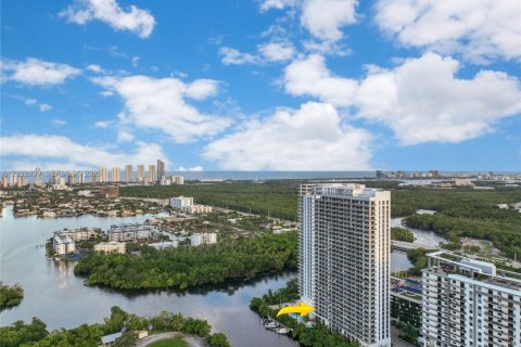 Copropriété à vendre à North Miami Beach, Floride: 3 chambres, 144.65 m2 № 2411964 - photo 30