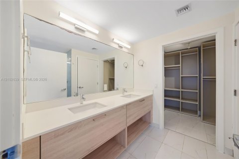 Copropriété à vendre à North Miami Beach, Floride: 3 chambres, 144.65 m2 № 2411964 - photo 13