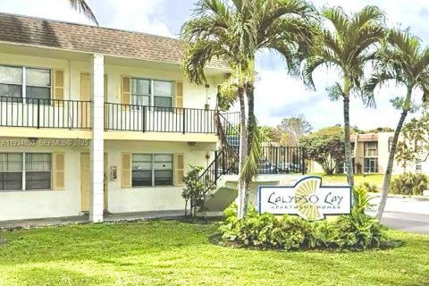 Condominio en venta en Lauderhill, Florida, 2 dormitorios, 81.75 m2 № 1993725 - foto 1