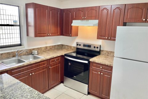 Condominio en venta en Lauderhill, Florida, 2 dormitorios, 81.75 m2 № 1993725 - foto 5