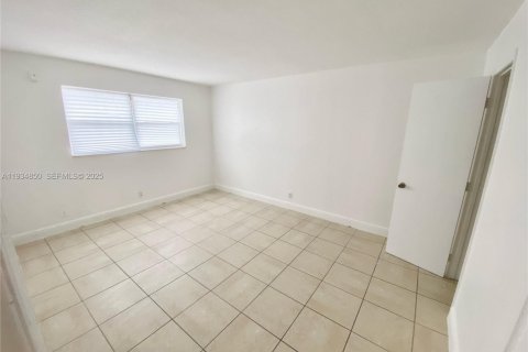 Condominio en venta en Lauderhill, Florida, 2 dormitorios, 81.75 m2 № 1993725 - foto 11