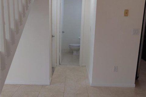 Touwnhouse à louer à Cooper City, Floride: 3 chambres, 138.24 m2 № 2387126 - photo 16