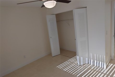 Touwnhouse à louer à Cooper City, Floride: 3 chambres, 138.24 m2 № 2387126 - photo 12