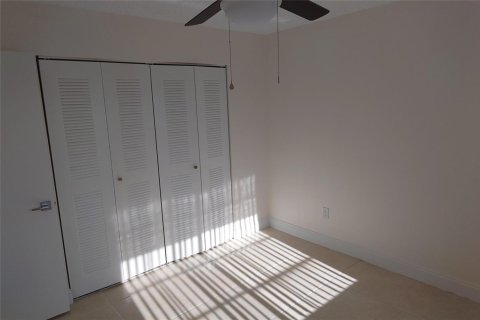 Touwnhouse à louer à Cooper City, Floride: 3 chambres, 138.24 m2 № 2387126 - photo 13