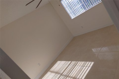 Touwnhouse à louer à Cooper City, Floride: 3 chambres, 138.24 m2 № 2387126 - photo 15