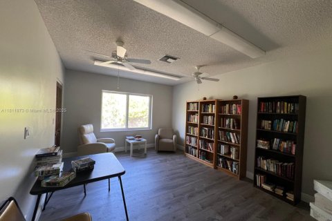Condo in Hollywood, Florida, 1 bedroom № 1959930 - photo 21