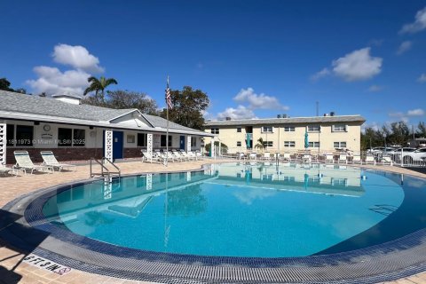 Condo in Hollywood, Florida, 1 bedroom № 1959930 - photo 18