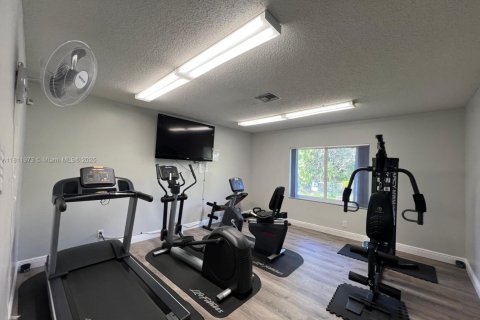 Condo in Hollywood, Florida, 1 bedroom № 1959930 - photo 22