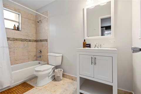 Casa en alquiler en Cutler Bay, Florida, 3 dormitorios, 109.9 m2 № 1938101 - foto 19