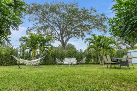 Casa en alquiler en Cutler Bay, Florida, 3 dormitorios, 109.9 m2 № 1938101 - foto 28