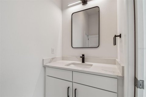 Adosado en alquiler en Saint Petersburg, Florida, 3 dormitorios, 231.42 m2 № 2234669 - foto 23