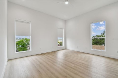 Adosado en alquiler en Saint Petersburg, Florida, 3 dormitorios, 231.42 m2 № 2234669 - foto 10