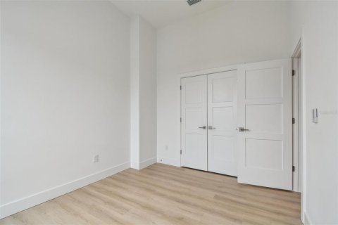 Adosado en alquiler en Saint Petersburg, Florida, 3 dormitorios, 231.42 m2 № 2234669 - foto 17