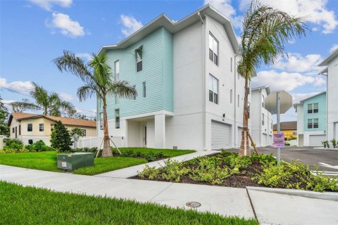 Adosado en alquiler en Saint Petersburg, Florida, 3 dormitorios, 231.42 m2 № 2234669 - foto 26